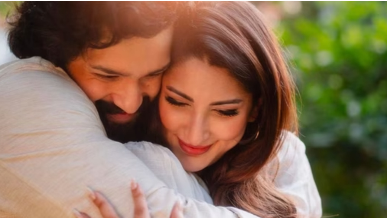 Nagarjuna son Akhil engaged with Zainab Ravdjee